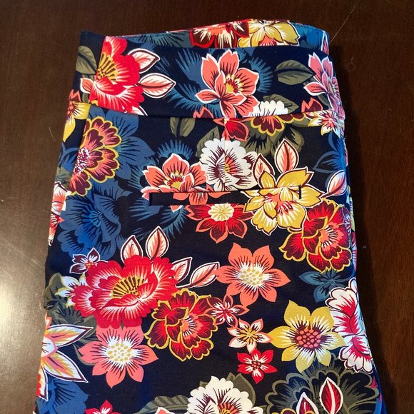 LOFT Shorts NWT Floral size 4 - Picture 4 of 5